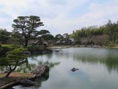 昭和記念公園内の日本庭園を歩く