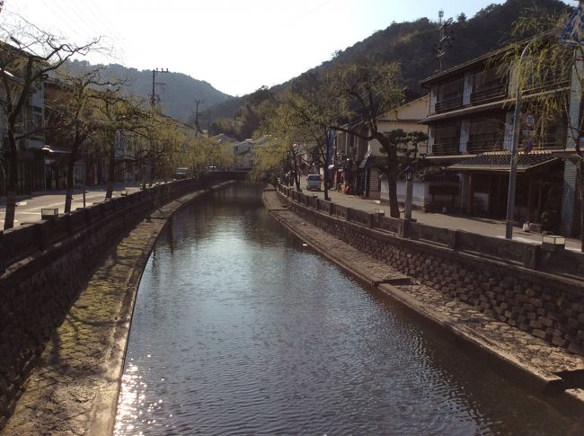 米子から鳥取県をほぼ横断して城崎温泉へ。<br />城崎温泉で一息ついて、今度は播但線で姫路へ。<br />遠くからしか見たことのない姫路城城内へ。<br />姫路グルメ、あなごめしとえきそばを堪能。