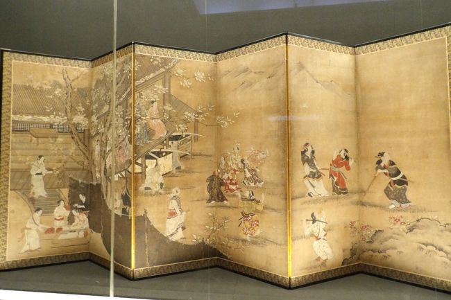 　上野の東京国立博物館（東博）本館2Fには国宝室があり、1作品をゆったりと鑑賞できる。<br />　平成29年（2017年）の春は六曲一双の「花下遊楽図屏風」が展示されていた。作者は狩野長信（1577年～1654年）で、狩野永徳の末弟である。「現存する長信の作品は少ないために、本作は貴重な基準作といえます。」と解説がなされている。<br />（表紙写真は花下遊楽図屏風）