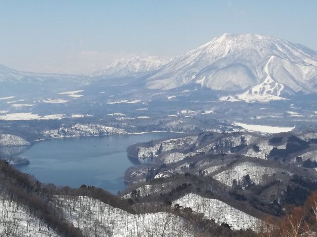 ３月末から４月にかけ、上信越へ旅してきました。住んでいる関西では桜が咲き始めていた頃でしたが、長野県そして初めて足を踏み入れた新潟県ではまだ雪がたくさん残っており見る景色すべてに感動でした。数年ぶりのウィンタースポーツを楽しむため、スキー場そばの「ホテルタングラム東急リゾート」にて４泊滞在。日中はスキーや周辺の観光、夜は地域の美味しいグルメを思う存分楽しみました！