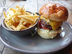 2017年4月20日にオープン # 『ギンザ シックス（GINZA SIX）』でフォトジェニックなグルメ♪ 【エル カフェ】ギンザ限定「完熟プレミアムメロンボンボン」、オーストラリアのスターシェフが手掛ける【ソルトグリル アンド タパスバー バイ ルーク・マンガン】が日本初上陸！「ディオール」のカフェ【カフェ ディオール バイ ピエール エルメ】が日本初上陸！！ 13階のラウンジ【THE GRAND GINZA（ザ・グランギンザ）】その他《後編》