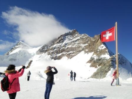スイスインターナショナルエアラインズとスイス政府観光局のご協力で実施されたスイス鉄道研修旅行に参加してきた弊社SPC社員のスイス鉄道旅行記です。<br />氷河特急やユングフラウ鉄道などスイスを鉄道で巡る旅を計画されている方必見の旅行記です。