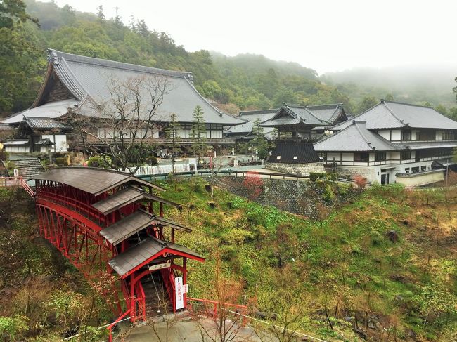 山奥の方広寺を尋ねました。<br /><br />方広寺は、井伊家の一族であった奥山朝藤が開創した禅宗臨済宗のお寺です。<br />NHK大河ドラマ「おんな城主直虎」で奥山家は、でんでんが演じていた奥山朝利、そして貫地谷しほりが演じていた娘のしの（井伊直政の実母）が奥山家の人々です。<br /><br />幼き直虎（おとわ）もこの寺によく訪れていたようです。