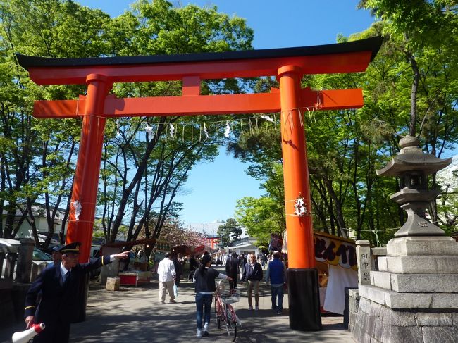 京都駅八条口を西に向かうと、京都イオンモールが有り、ちょうど真向いに在ります。<br /><br />今年は、4月23日から5月の連休まで行われるようです。<br /><br />五基の御神輿が集結、巡行や神事などが予定されております。<br /><br />御旅所　http://inari.jp/news/topics/#num1<br /><br />京都伏見稲荷　http://inari.jp/rite/?month=4%E6%9C%88#334<br /><br />京都のバリアフリー観光・旅行　お役立ち情報　https://matome.naver.jp/odai/2136877283891323601<br /><br />京都の介護タクシー　http://kaigotaxi-info.jp/top_586.html