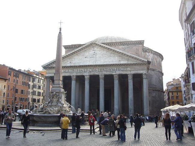 ３回目のイタリアは、ローマからナポリ、ポンペイ、カプリ島、アマルフィ、マテーラ、アルべロベッロ、カゼルタと南イタリアを巡る７日間の団体ツアーに参加しました。絶景が盛りだくさんのコンパクトな旅です。楽しみです。<br /><br />詳しい内容は、こちらをご覧下さい。<br />　⇒http://000worldtour.web.fc2.com/025_napoli_01.html