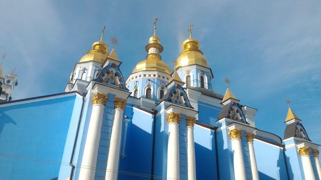 キエフは１５００年あまりの歴史を持つ東スラブ祐逸の古都、美しいロシア正教の教会が多数あります。<br /><br />９月２９日　リウネからキエフ移動<br /><br />９月３０日　キエフ市内観光<br />　　　　　　https://youtu.be/gVNKuw43odQ<br /><br />１０月１日　キエフ、ペチェールスカ大修道院<br />　　　　　　https://youtu.be/JPvCxlZyriY<br /><br />１０月２日　キエフサーカス鑑賞<br /><br />１０月３日　キエフ市内観光<br /><br />１０月４日　キエフ市内観光、帰国
