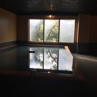 伊東温泉「今宵」に宿泊　大きなお風呂にゆったりつかれる温泉宿の旅