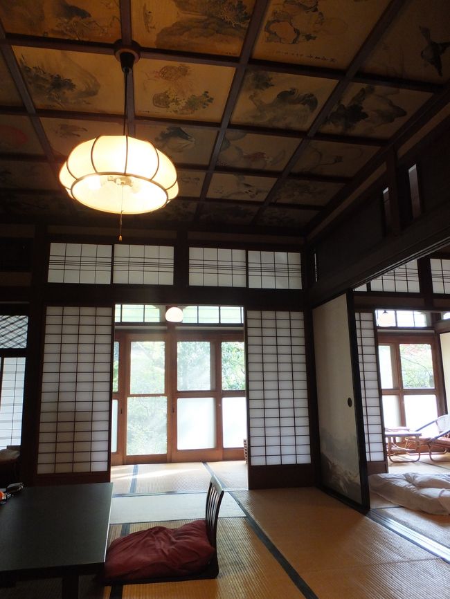 <br />箱根湯本温泉の萬翠楼福住さんに初めて宿泊。<br /><br />1625年創業、明治から昭和にかけて著名な政治家や文豪に愛された老舗温泉旅館。<br /><br />伊藤博文、三条実美、山形有朋、木戸孝允、松方正義、有栖川宮、福沢諭吉<br />森鴎外、井上馨、犬養毅、近衛文麿・・・・etc<br /><br /><br />日本で初めて『旅館』と名乗ったのもこちらの宿だそうです。<br />明治に建てられた「萬翠楼」「金泉楼」の2棟が国指定の重要文化財となっています。<br />その中でも特別な1室15号室に泊まれることとなり、期待度MAXでロマンスカーに乗り込みました。