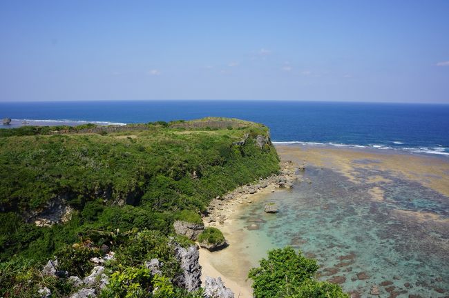 私たち夫婦が初めて沖縄に行ったのが2007年<br />今年は記念すべき沖縄10周年の年となりました。<br /><br />ＧＷ中のなるべく安い期間で旅行を楽しみます。<br /><br />往路：4/30（日）<br />JAL　907<br />羽田8：55発～那覇11：35着<br /><br />復路：5/3（水）<br />JAL　908<br />那覇13：30発～羽田15：50着<br /><br />宿泊：ホテル浜比嘉島リゾート、ホテルＷＢＦアートステイ那覇