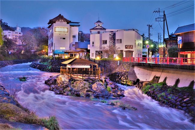 オッサンネコです。<br /><br />家族温泉旅クロニクル。<br />2014年春　熱海　⇒　雨<br />2014年秋　雲仙　⇒　小雨<br />2015年春　草津　⇒　雨<br />2015年夏　奥飛騨　⇒　台風直撃<br />2016年春　宇奈月　⇒　小雨（ていうか雪）<br />2016年夏　志摩　⇒　台風直撃<br />そして2017年春　修善寺　⇒　お約束の雨<br /><br />これで怒涛の7連敗。晴れ神社があるなら誰か教えて欲しい。