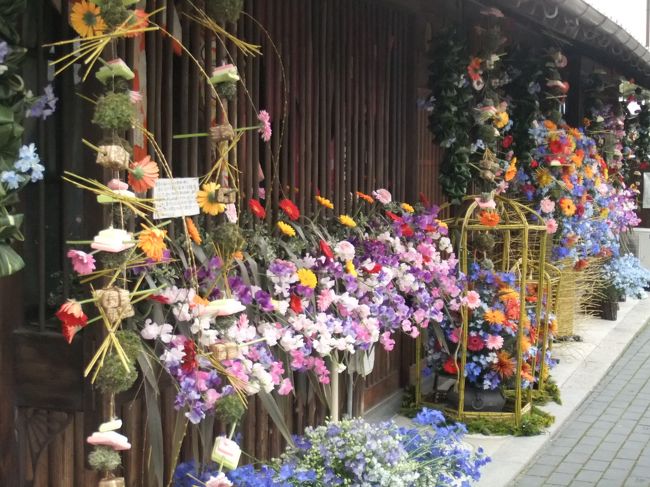 地元では旧暦でお祝いする『お雛祭り』♪<br />数年前、九州への旅路で‘さげもん’はじめ鮮やかな雛飾りを見て以降、<br />すっかり春の恒例行事となった《お雛様見学》<br /><br />毎年３月初めの週末に宇多津町で開催される「おひなさん」<br />５年前の第10回からお邪魔しています<br />今春も行ってきましたよぉ～(〃&#39;ω&#39;)<br /><br />ちなみに　～第11回時～<br />　http://4travel.jp/travelogue/10865704<br />