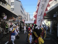 2016 ごはんとマッサージ目的で寄った福富町で韓国旧正月祭りとなっている餅つき大会が開催されていたので、見物したり雑煮食べたりしました！