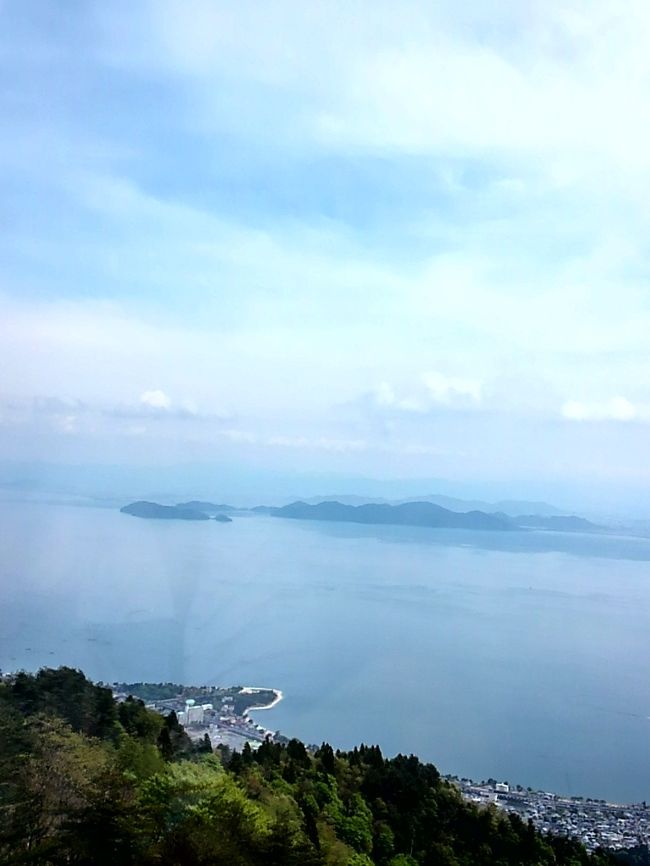 比良山頂で琵琶湖の絶景を見る