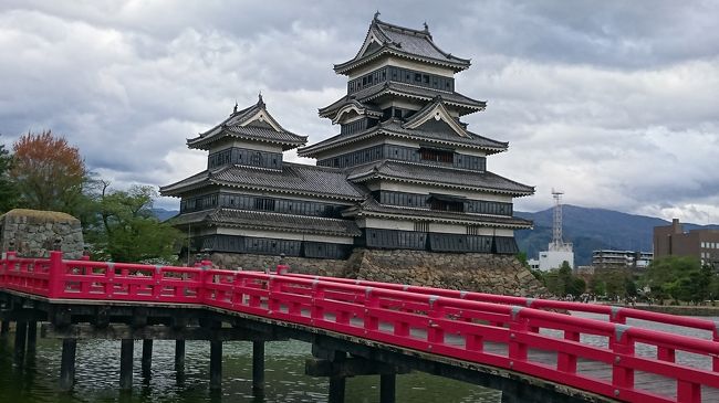 日本全国ゴールデンウィークな日。最近山登りに目覚め週末登山へ。<br />ところが、1600m越えると具合が悪くなるような気がしてならない。<br />これは高山病？ホントにそうか試すべく、北アルプスへいざ！行ってみることにしました。