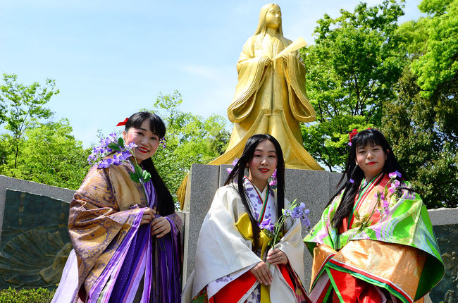 GW小旅行・福井へ九頭龍から勝山（平泉寺白山神社.勝山城.越前大仏 ）へ<br />　　　　　　http://4travel.jp/travelogue/11241171<br />後半の..GW小旅行・福井へ丸岡城と 越前市「式部とふじまつり」へ<br /><br />白鳥インターから降りて九頭龍を走ると<br />また、この街道には桜が見事に咲いてました。<br />今まで、この時期にこの様な光景は初めてなので驚きました。<br />次に花桃見て、大野へいつものコースと思ったが<br />途中、大野に入ってお城と芝桜を見終えたら<br />勝山へ行こうと思い出し、急遽北へ<br />国道240号から国道157号線へ向かい<br />★行きたかった平泉寺白山神社<br />“幽玄の世界観/石畳を歩く/苔むす杉木立の中にたたずむ信仰の場”<br />★龍のレリーフの勝山城博物館<br />“天守閣建築、日本一の高さを誇るお城/私的な施設”<br />★ゴーストタウン化された越前大仏<br />“日本一の高さの五重塔、日本最大の大仏殿と大仏”<br /><br />GW小旅行・福井へ後半は、トラブルが多すぎた、<br />“日本最古のお城”“最古の天守閣”丸岡城と<br />最後に、最終目的地越前市「式部とふじまつり」へ<br /><br /><br />これまでの様子<br />源氏物語絵巻行列・越前（福井）第23回「式部とふじまつり」<br />　　　　　　　　　　　　　　　　　　　　　　　　去年は中止でした。<br />源氏物語絵巻行列・越前（福井）第22回「式部とふじまつり」<br />　　　　　　　　　　　　http://4travel.jp/travelogue/11010355<br />源氏物語絵巻行列・越前（福井）第21回「式部とふじまつり」<br />　　　　　　　　　　　　http://4travel.jp/travelogue/10965091<br />源氏物語絵巻行列・越前（福井）第20回「式部とふじまつり」<br />　　　　　　　　　　　　http://4travel.jp/travelogue/10773428<br />源氏物語絵巻行列・越前（福井）第19回「式部とふじまつり」<br />　　　　　　　　　　　　http://4travel.jp/travelogue/10668412<br />　　　　　　　　　　　　http://4travel.jp/travelogue/10668549<br />源氏物語絵巻行列・越前（福井）第18回「式部とふじまつり」<br />　　　　　　　　　　　　http://4travel.jp/travelogue/10564899<br />源氏物語絵巻行列・越前（福井）第17回「式部とふじまつり」<br />　　　　　　　　　　　　http://4travel.jp/travelogue/10456500<br />　　　　　　　　　　　　http://4travel.jp/travelogue/10456506<br />源氏物語絵巻行列・越前（福井）第16回「式部とふじまつり」<br />　　　　　　　　　　　　http://4travel.jp/travelogue/10337969<br />　　　　　　　　　　　　http://4travel.jp/travelogue/10337972　　　<br />源氏物語絵巻行列・越前（福井）第15回「式部とふじまつり」<br />　　　　　　　　　　　　http://4travel.jp/travelogue/10238896<br />   　　　　　　　　　　　　http://4travel.jp/travelogue/10238277                     <br />