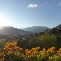 春の優雅なアブルッツォ州/モリーゼ州　古城と美しき村巡りの旅♪　Vol31(第2日)　☆Celano：チェラーノの高級ホテル「Hotel Le Gole」の周囲を歩く♪