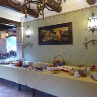 春の優雅なアブルッツォ州/モリーゼ州　古城と美しき村巡りの旅♪　Vol35(第3日)　☆Celano：チェラーノの高級ホテル「Hotel Le Gole」の素敵な朝食♪