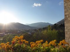 春の優雅なアブルッツォ州/モリーゼ州　古城と美しき村巡りの旅♪　Vol31(第2日)　☆Celano：チェラーノの高級ホテル「Hotel Le Gole」の周囲を歩く♪