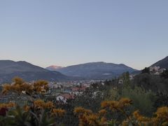 春の優雅なアブルッツォ州/モリーゼ州　古城と美しき村巡りの旅♪　Vol33(第3日)　☆Celano：チェラーノの高級ホテル「Hotel Le Gole」スイートルームから素晴らしい朝の風景を眺めて♪