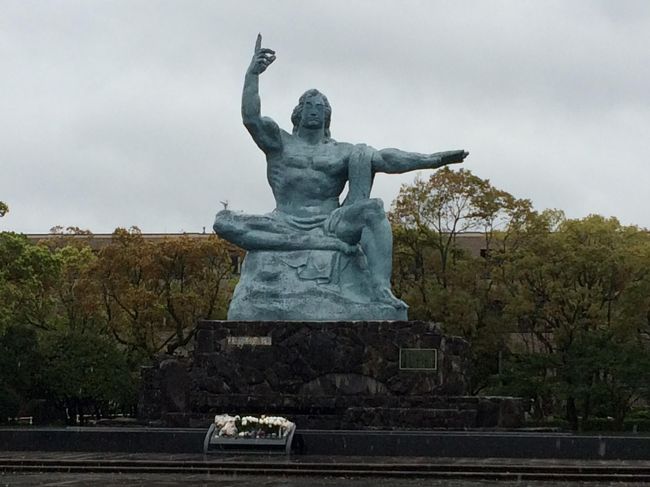 佐賀・長崎の旅３日目、今回の旅の天候にはあまり恵まれませんでしたが、３日目は本格的な雨。出島を見て、四海楼でちゃんぽんを食べ、軍艦島を眺めましたが、もったいないので長崎市街の観光スポットを周ってみました。