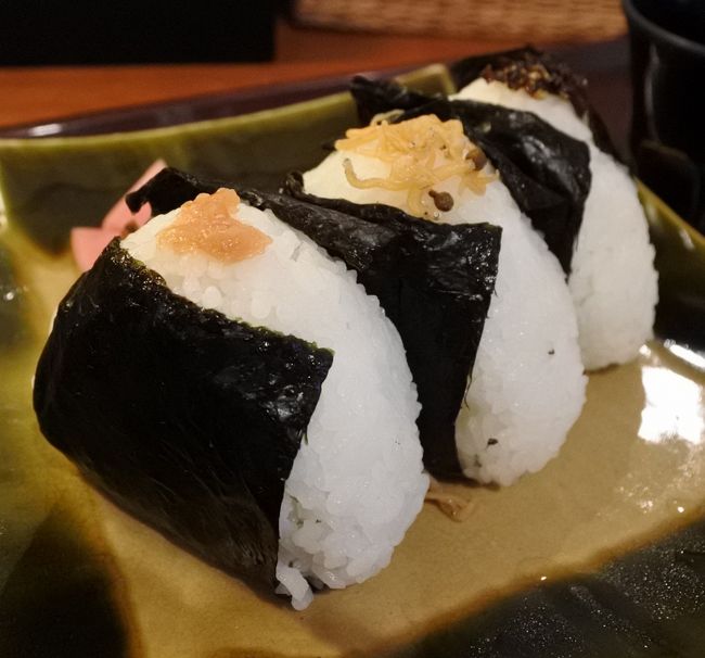 夕食はルームサービスで簡単に。