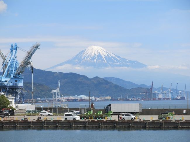 ゴールデンウィークの5/3、高校時代の部活のOB会が開催されることになった。<br />当然二次会・三次会と流れるだろうから、日帰りではなく清水区に1泊、翌日は清水みなと大道芸を見学しようとたくらんだ。<br /><br />そんな2日間のそぞろ歩きの記録。