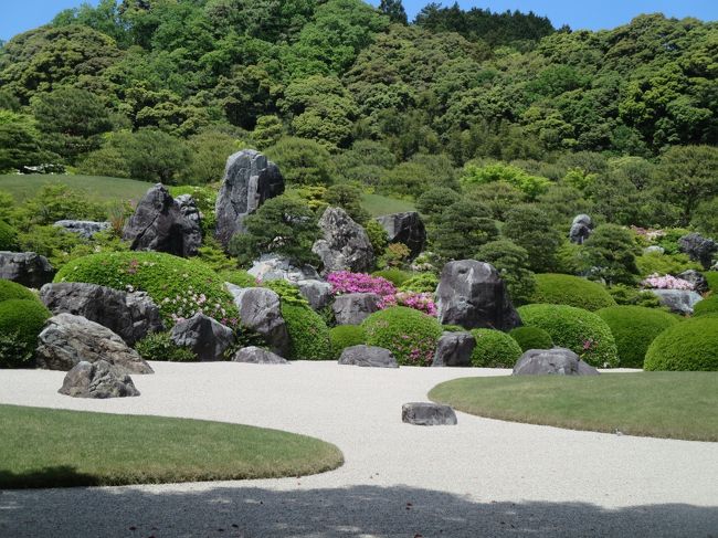 何度か出雲へ行く計画がありましたが、その度に延期となり今回やっと実現しました。<br />せっかくなので、行きたかった玉造温泉・三朝温泉とかなり欲張り車中１泊、宿３泊と久々に長い旅行となりました。<br />楽しみにしていたのですが、仕事が忙しく体調悪化、当日毎年恒例の駅伝応援で昼飲みとなり最悪の状況での出発となりました。悪い事は重なるものでハードコンタクトが外れないと思い込んでの片目での出発となりました。二日酔いのまま寝台に乗ったのでさらに気分が悪くなり12時間ほとんど食事もとれず出雲市到着。2日目は荒神谷遺跡、足立美術館見学、玉造温泉散策　長楽園に宿泊です。