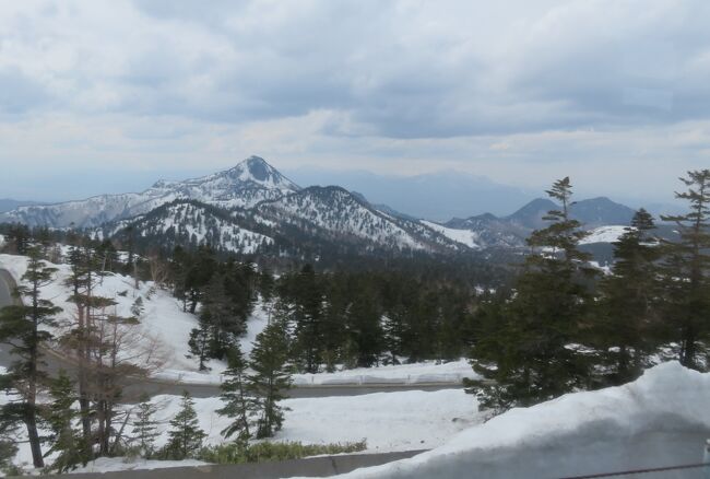 小布施の歴史的町並みの紹介です。その後、雪が残る峠越えで草津温泉に向かいました。