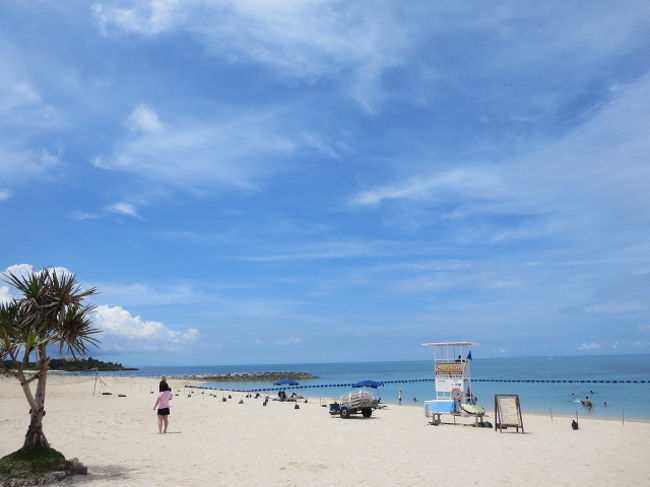 去年の１月に行った石垣島が、写真で見る「エメラルドグリーンの海と青い空」とは違っていた。<br />だって、時期が１月だし、ずっとシトシト雨が降っていたし・・・。<br /><br />よし、今回は海開きもしているし「これぞ沖縄の海と空」というのを見てくるぞ。<br />と意気込んだのもつかの間、無情にも梅雨入り宣言が発表されました・泣。<br /><br />いつもの‘一人でお散歩シリーズ’じゃなく、相方とのJALパックでのツアーです。