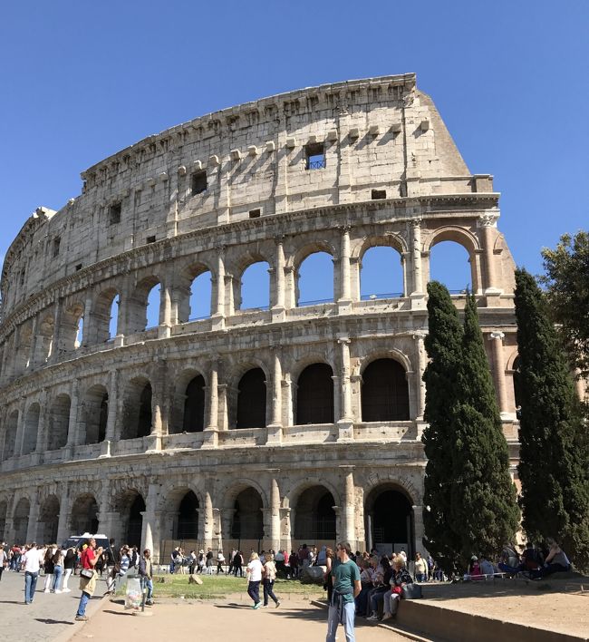 5月5日、朝一番でバチカン市国へ移動、その後ローマ市内を観光しました。<br />バチカン市国は、国全体が、「バチカン市国」として世界遺産に登録されています。