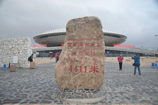 相変わらずの一人旅、当初はヤーディン(亜丁)に行こうと思っていたのですが、行く数か月前にダオチェン(稲城)空港の南から北に方向転換。ダオチェン(稲城)→カンゼ(甘孜)→タンゴ(炉霍)→ラルンガル(五明佛学院)→アチェンガル(亜青寺)→リタン(理塘)の行程。相変わらずの中国、日本と比べることはできませんが、取り敢えず行ってよかったです(^^♪