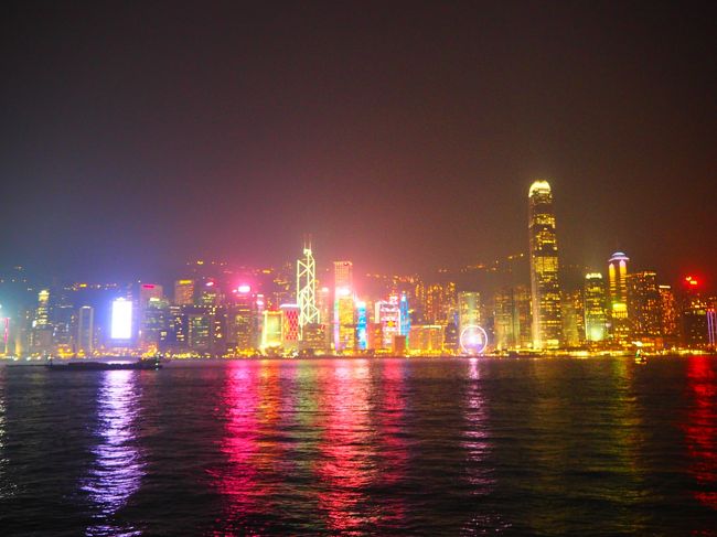香港マフィア、闇深き九龍城、アジア最大の魔都。<br />そんなイメージだった香港ですが、深く反省！　<br /><br />香港は、とにかく旅行しやすい楽しくて安全な街でした。<br /><br />ぼったくりなし。<br />頼んでもないのに夜店で値引きしてくれたり。<br />コンビニでビニール袋は有料なんだけど、タダでくれたり。<br /><br />優しい、おいしい、楽しい街です。<br />また行きたい！<br />