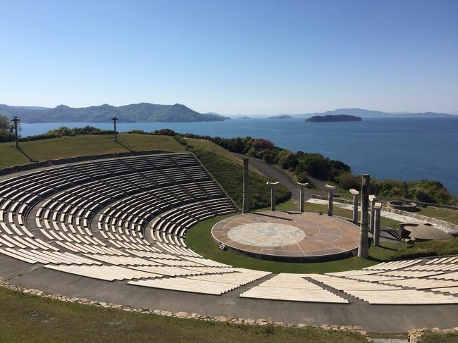 瀬戸内海国立公園の自然豊かなすばらしい景観を楽しめる野外劇場。ドライブすると気分爽快。貸し切り状態のコンサート会場を独占してきました。