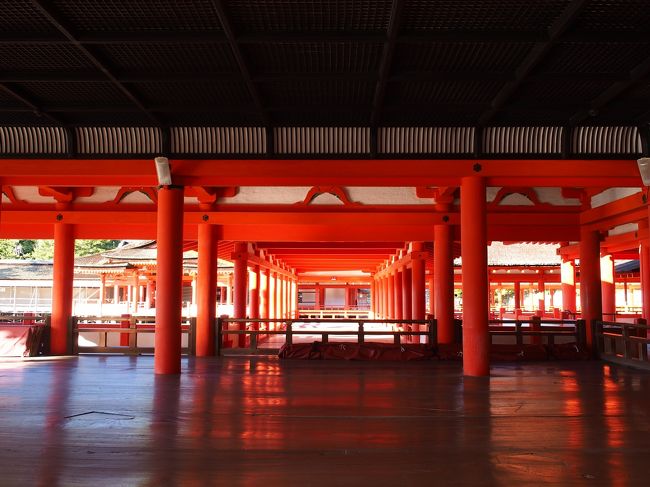 年に１度の母との旅。<br /><br />母がまだ嚴島神社を見たことがないと言っていたので今年は広島旅となりました。<br /><br />母のためとか言いつつ、嚴島神社は私ももう一度訪れたい場所でした。<br /><br />広島には10年以上前に行っているのですが若かったため、ただ「友達と旅行する」ことが目的でこれと言った思い出もなかったんですよね。<br /><br />でもあの時より旅上手になっているはずだし、カメラも１ランク上のものを使っているから、もう一度訪れて美しい瀬戸内海と宮島の景色を撮りまくりたい！という思いに溢れて臨んだ今回の旅。<br /><br />本編は２日目・後半～３日目・前半、広島旅に決めたきっかけとなった嚴島神社メインの旅行記です。<br /><br /><br />≪１日目≫<br />東京→福山→鞆の浦→尾道<br /><br />≪２日目≫<br />尾道→生口島⇔大三島（しまなみ海道）→三原→宮島<br /><br />≪３日目≫<br />宮島→広島→東京<br /><br />宿泊施設<br />・HOTEL　CYCLE（尾道）<br />・安芸グランドホテル（宮島口）<br /><br />ツアー費用等<br />・近畿日本ツーリスト　お得なのぞみ号プラン　１人49800円（クルーズ代等含む）<br />