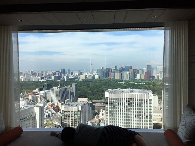 今回も結婚式特典で無料で泊まりました。<br />食べ飲み放題のラウンジもついていて、毎度ながらタダとは申し訳ない・・・!<br /><br />接客も雰囲気も良く、贅沢させて頂きました。