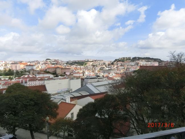 ポルトガル4泊6日のツアーに参加（リスボン）<br /><br />Trapicsの添乗員同行4泊6日のポルトガルです。<br />ポートとリスボンに宿泊。<br />リスボンからポルトまでの町、<br />オビドス、ナザレ、ファティーマ、アヴェイロ、コインブラ<br />をチラッと観光。<br /><br />ポルトに宿泊して夜リスボンに戻ってきてリスボンに2連泊です。<br />リスボンは1日の観光で午前中はツアーで皆で主な観光スポットを<br />観光し、リベイラ市場解散し自由時間となります。<br />ホテルが地下鉄で10以上離れた駅にあるVIP エグゼクティブアーツなので<br />帰りは地下鉄で帰らなくてはいけません。<br /><br />ここでは午後の自由時間について書きます。
