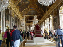 フランス・ベルサイユ宮殿～古城泊～パリ・モンマルトルの丘へ