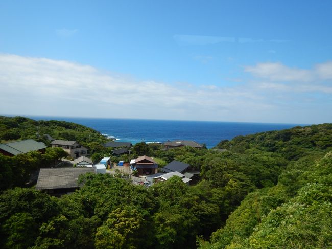 筋肉痛で体がボロボロな屋久島観光3日目はバスツアーに参加することにしました。<br />事前にチェックしておいた「まつばんだ交通」の一日観光ツアーは5000円。<br />前日までの要予約で、2日ほど前に慌てて予約しました。<br />