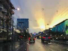 雨雨の微笑みの国〜