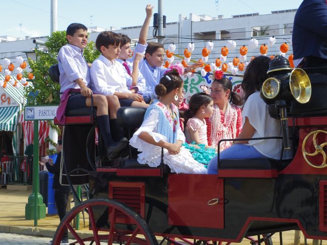 13回目のスペイン 2日目昼 3日目夜 フェリア デ アブリル 春祭り のセビージャ または恐れを知らないスペイン人 セビリア スペイン の旅行記 ブログ By 夏への扉さん フォートラベル 13回目のスペイン 2日目昼 3日目夜 フェリア デ アブリル 春祭り のセビージャ または恐れを知らないスペイン人 セビリア スペイン の旅行記 ブログ By 夏への扉さん フォートラベル