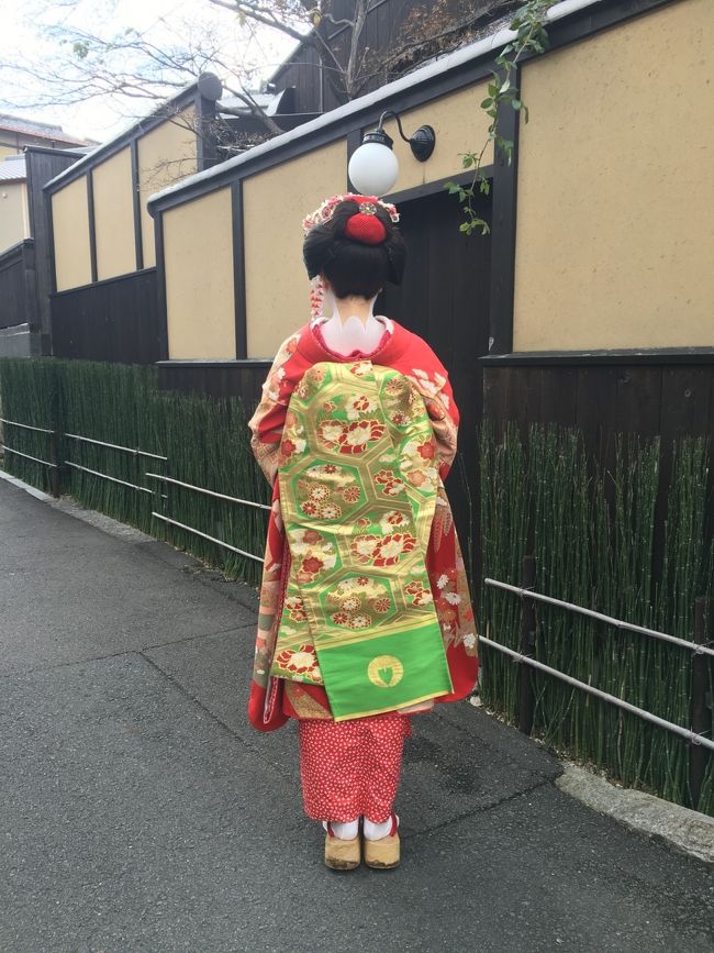3月2日 京都 祇園にて舞妓体験をしました(*^^*)<br /><br />前日大阪に泊まっていたので、<br /><br />大阪から電車で京都(*^^*)<br /><br />約、1年ぶりの京都でしたが時間が限られていたので<br /><br />京都駅からすぐタクシーで祇園へ