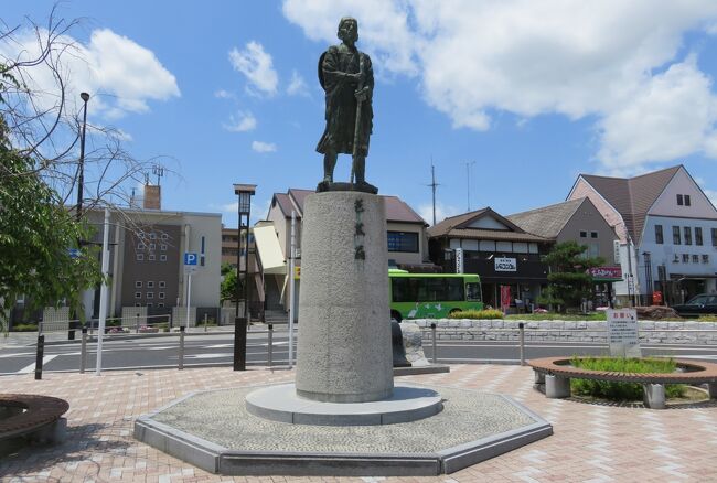 日本百名城の一つ、三重県の伊賀上野城の紹介です。伊賀上野の城下町は、俳聖・芭蕉の生まれ故郷としても知られます。