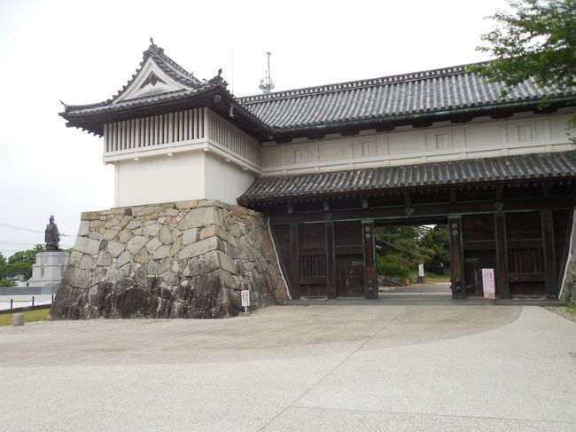 　春秋航空のキャンペーンで、成田=佐賀が片道1500円弱でした。<br />ここの航空会社は機内手荷物が5㎏までと国内で1番厳しいのです。<br />荷物が限られるので一泊二日の弾丸旅行にしました。<br />　<br /><br />1日目：佐賀駅周辺に宿泊<br />2日目：古湯温泉、川上峡、佐賀城跡、佐嘉神社　<br /><br /><br />①<br />成田夕方発の便で佐賀空港へ<br />空港バスで佐賀駅へ移動して、至近のホテルに宿泊<br /><br />（古湯温泉、川上峡を観光）<br /><br />復路DEPまでの時間で、佐賀城跡、佐嘉神社、竜造寺八幡宮を見学・参拝<br /><br /><br /><br />