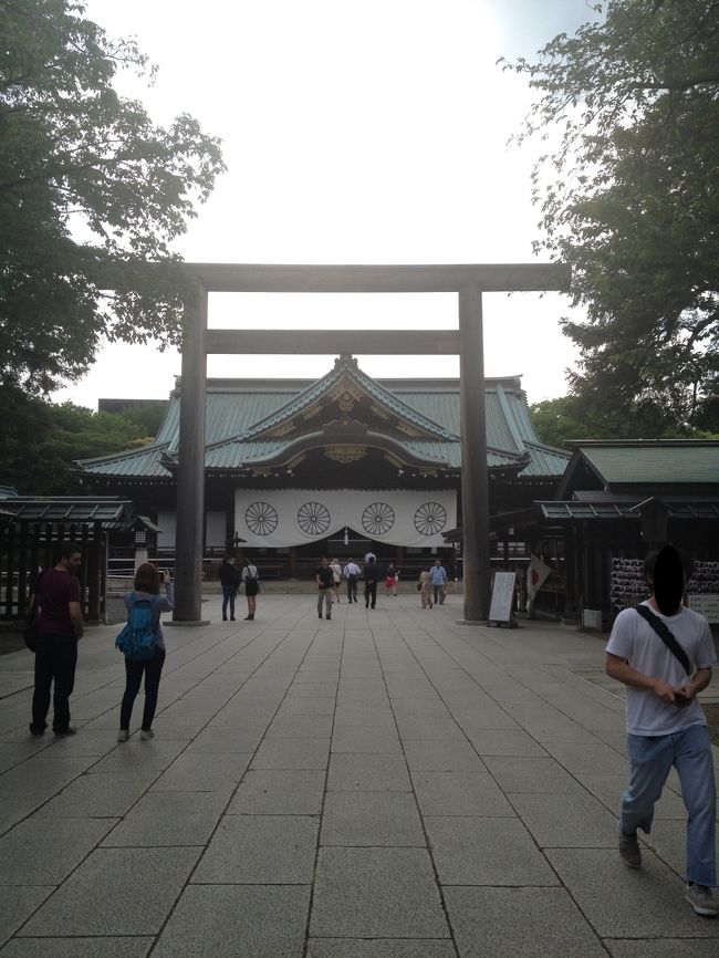 所用で東京市ヶ谷に行った際に、靖国神社を参拝したので、その記録です。<br />また、当日にアップグレードに成功し、ANAの初プレミアムクラスを体験しその上がったテンションを記すこととしました。<br />完全なる自己満足です。<br /><br />よろしくお願い致します。