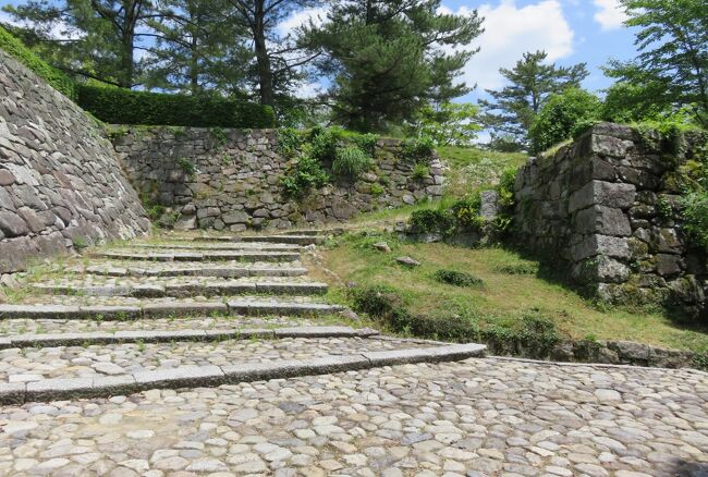 日本百名城の伊賀上野城の紹介です。