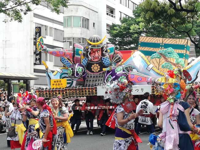 東北絆まつりに合わせて仙台に行ってきました。<br />http://tohoku-kizunamatsuri.jp/<br />東北絆まつりは東北の６つのお祭りが一挙に見れるイベントです。<br />最終日のパレードがメインですがプレイベントも楽しく、またフードブースも沢山でていて２日間まるまる楽しめます。<br /><br />１日目：プレイベント<br />２日目：パレード<br />３日目：作並温泉とニッカウヰスキー仙台工場<br /><br />の旅程。<br />