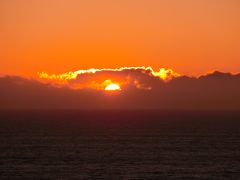 ８日目：朝焼けのマデイラ島（ポルトガル）：MSCマニフィカ号で行く：常春の楽園カナリア諸島とマデイラ島を巡るクルーズ１５日間