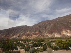ボリビアとの国境の町「la Quiaca」へ400ｋｍのバス旅（ウマワカ渓谷を通って）