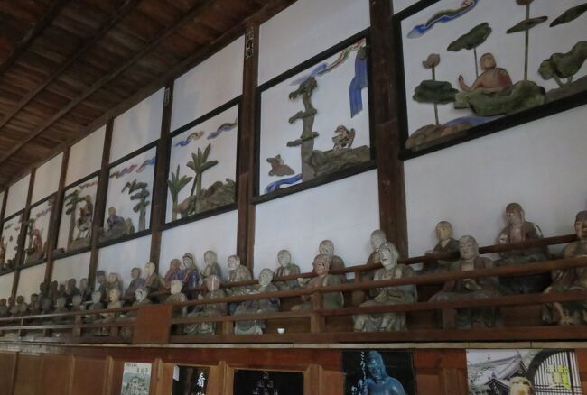 金鳳山・正法寺の釈迦如来像の紹介です。木材で骨格を組み、竹材を編んで仏像の形を形成していることから、別名は『籠大仏(かごだいぶつ)』です。