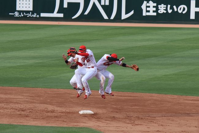 タカガールvsカープ女子の熱き戦い ２０１７ セ パ交流戦 広島カープvs福岡ソフトバンクホークス 広島市 広島県 の旅行記 ブログ By ちゃみおさん フォートラベル